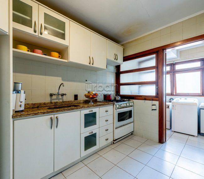Apartamento com 209m², 4 quartos, 1 suíte, 2 vagas, no bairro Mont Serrat em Porto Alegre