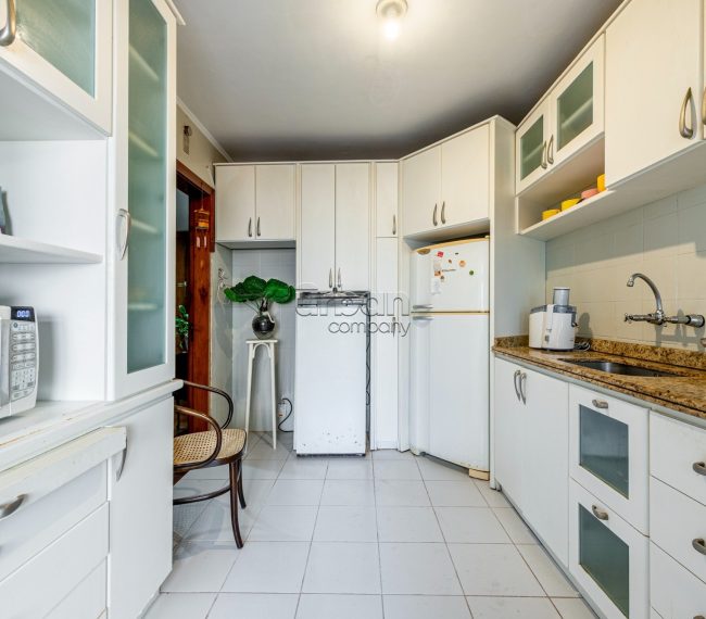 Apartamento com 209m², 4 quartos, 1 suíte, 2 vagas, no bairro Mont Serrat em Porto Alegre