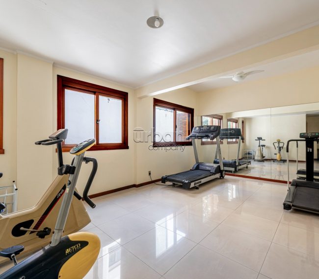 Apartamento com 209m², 4 quartos, 1 suíte, 2 vagas, no bairro Mont Serrat em Porto Alegre