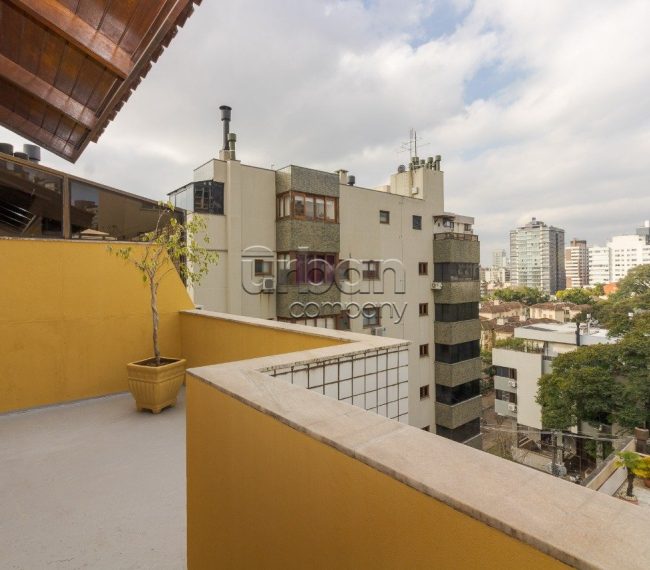 Cobertura com 245m², 3 quartos, 1 suíte, 2 vagas, no bairro Mont Serrat em Porto Alegre