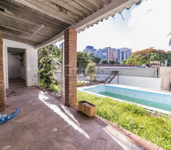 Casa com 252m², 4 quartos, 1 suíte, 4 vagas, no bairro Boa Vista em Porto Alegre