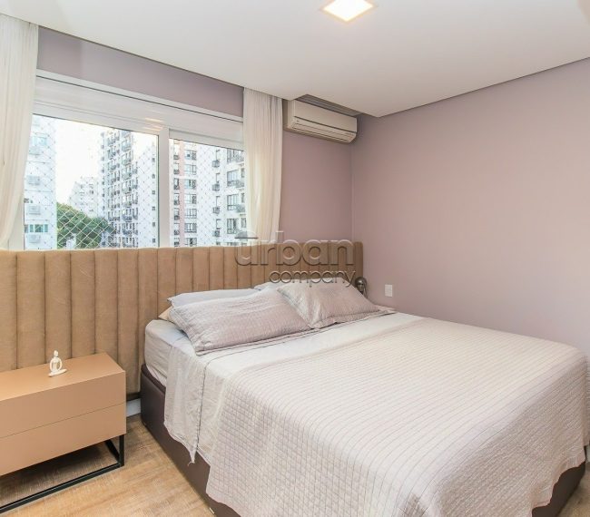 Apartamento com 106m², 3 quartos, 1 suíte, 2 vagas, no bairro Passo da Areia em Porto Alegre