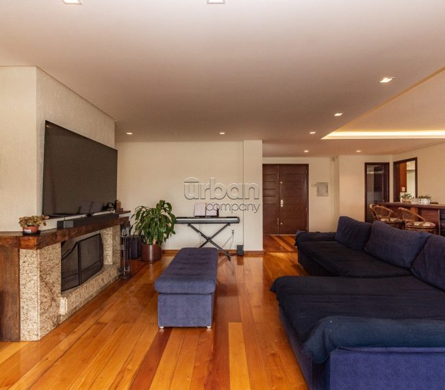 Casa com 366m², 4 quartos, 2 suítes, 4 vagas, no bairro Chácara da Pedras em Porto Alegre