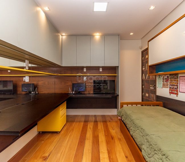 Casa com 366m², 4 quartos, 2 suítes, 4 vagas, no bairro Chácara da Pedras em Porto Alegre