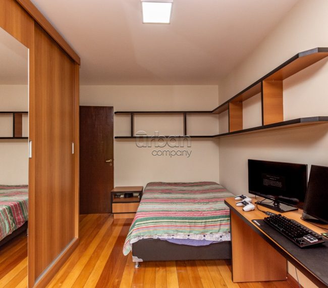 Casa com 366m², 4 quartos, 2 suítes, 4 vagas, no bairro Chácara da Pedras em Porto Alegre