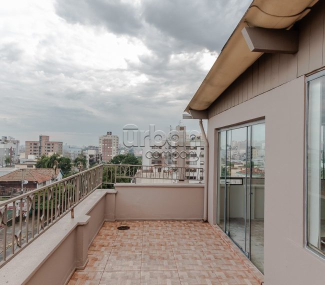 Cobertura com 111m², 2 quartos, 1 suíte, 1 vaga, no bairro Passo da Areia em Porto Alegre