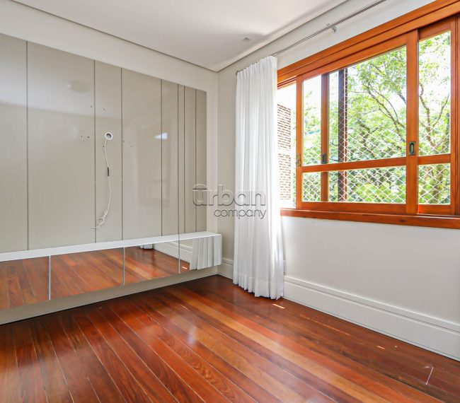 Apartamento com 109m², 3 quartos, 1 suíte, 1 vaga, no bairro Petrópolis em Porto Alegre