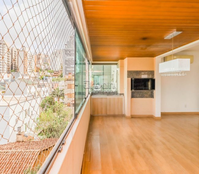 Apartamento com 120m², 3 quartos, 1 suíte, 2 vagas, no bairro Bela Vista em Porto Alegre