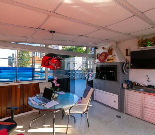 Cobertura com 196m², 4 quartos, 1 suíte, 2 vagas, no bairro Moinhos de Vento em Porto Alegre