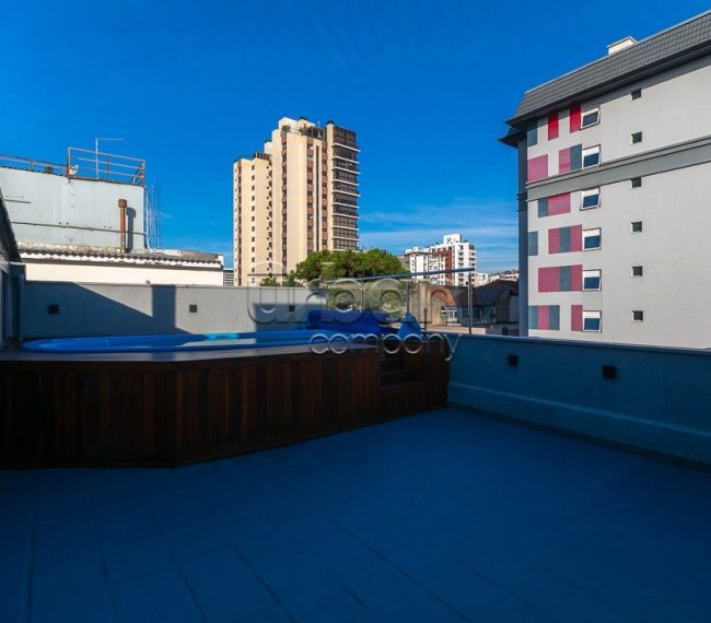 Cobertura com 196m², 4 quartos, 1 suíte, 2 vagas, no bairro Moinhos de Vento em Porto Alegre