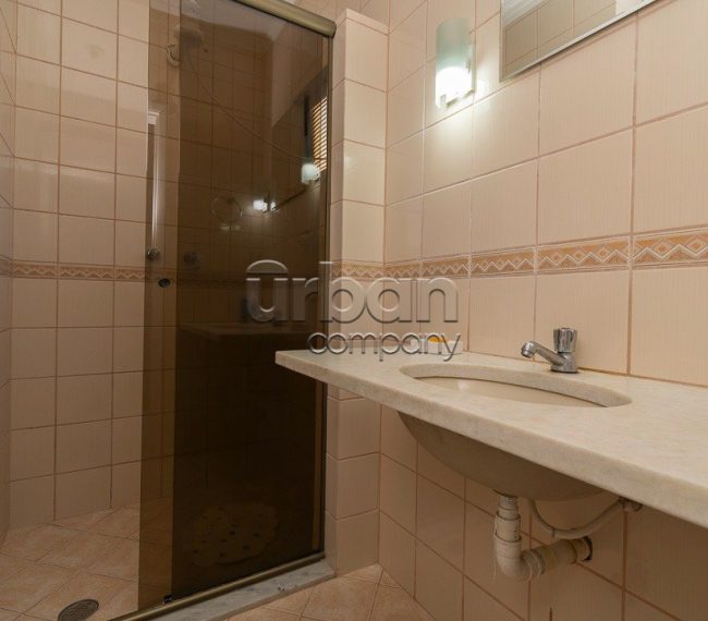 Cobertura com 196m², 4 quartos, 1 suíte, 2 vagas, no bairro Moinhos de Vento em Porto Alegre