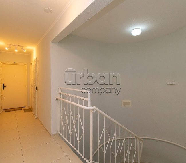 Cobertura com 196m², 4 quartos, 1 suíte, 2 vagas, no bairro Moinhos de Vento em Porto Alegre