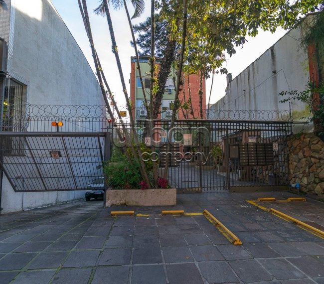 Cobertura com 196m², 4 quartos, 1 suíte, 2 vagas, no bairro Moinhos de Vento em Porto Alegre