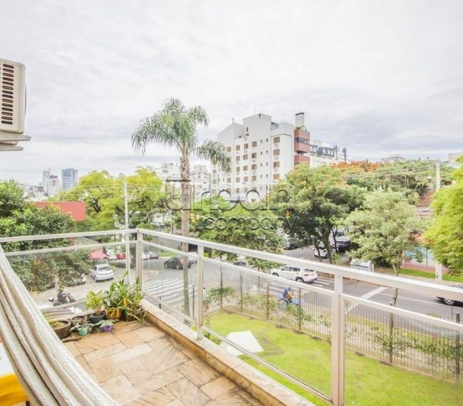 Apartamento com 137m², 3 quartos, 1 suíte, 2 vagas, no bairro Auxiliadora em Porto Alegre