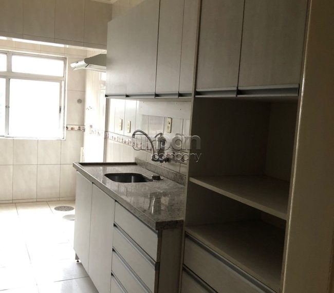 Apartamento com 77m², 2 quartos, 1 vaga, no bairro Menino Deus em Porto Alegre