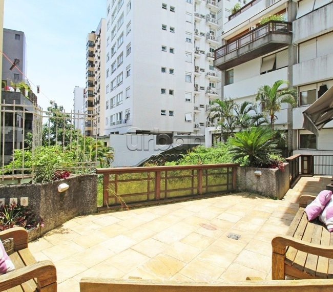Apartamento Garden com 311m², 3 quartos, 1 suíte, 3 vagas, no bairro Bela Vista em Porto Alegre