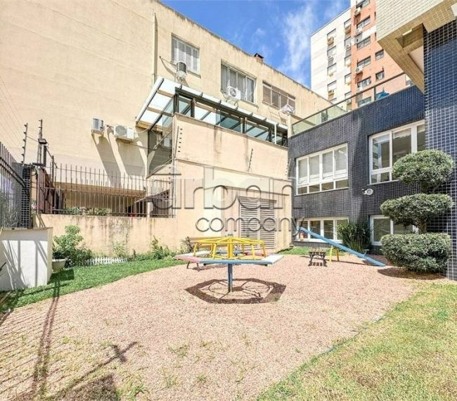 Apartamento Garden com 129m², 3 quartos, 1 suíte, 2 vagas, no bairro Menino Deus em Porto Alegre