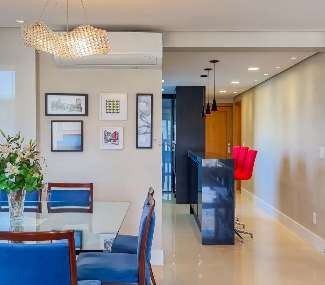 Apartamento com 95m², 2 quartos, 1 suíte, 2 vagas, no bairro Petrópolis em Porto Alegre