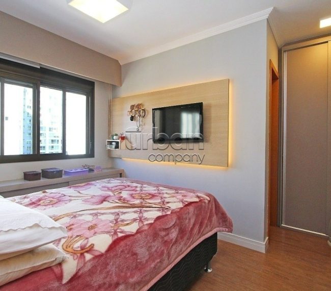 Apartamento com 83m², 3 quartos, 1 suíte, 2 vagas, no bairro Passo da Areia em Porto Alegre