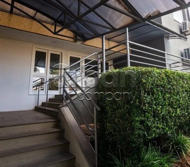 Apartamento com 72m², 2 quartos, 1 suíte, 2 vagas, no bairro Passo da Areia em Porto Alegre