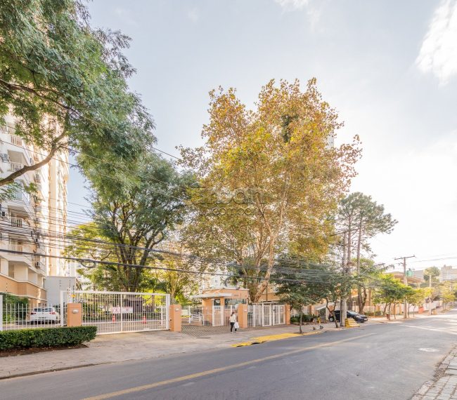 Apartamento com 68m², 2 quartos, 1 suíte, 1 vaga, no bairro Passo da Areia em Porto Alegre
