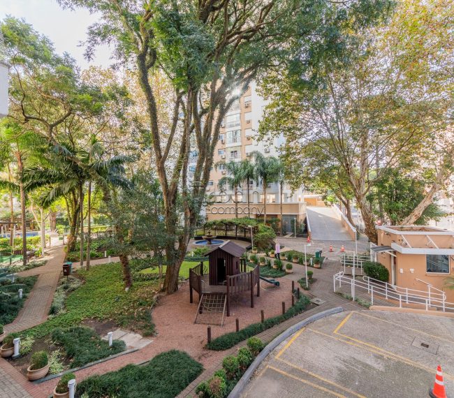 Apartamento com 68m², 2 quartos, 1 suíte, 1 vaga, no bairro Passo da Areia em Porto Alegre