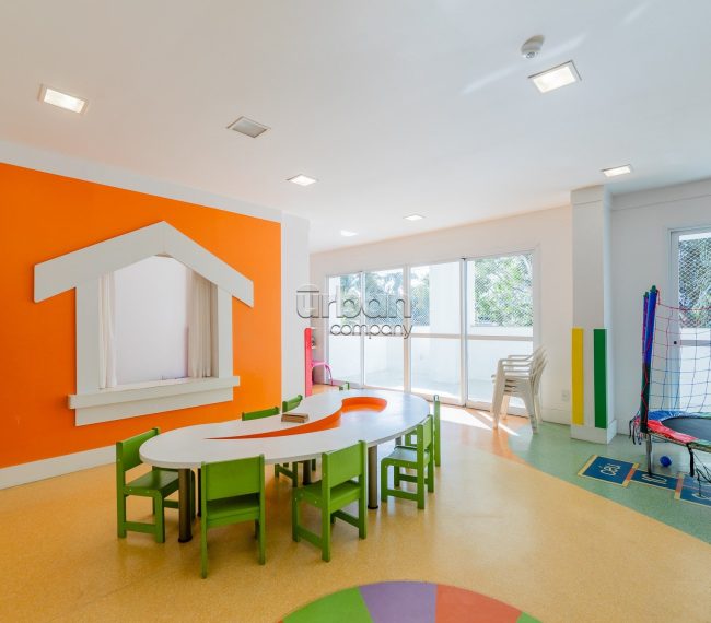 Apartamento com 68m², 2 quartos, 1 suíte, 1 vaga, no bairro Passo da Areia em Porto Alegre