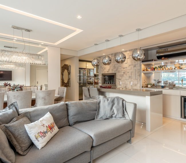 Apartamento com 128m², 3 quartos, 3 suítes, 2 vagas, no bairro Moinhos de Vento em Porto Alegre