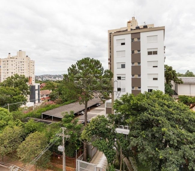 Apartamento com 81m², 3 quartos, 1 suíte, 2 vagas, no bairro Petrópolis em Porto Alegre