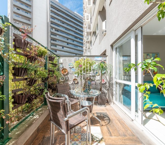 Apartamento Garden com 100m², 3 quartos, 1 suíte, 2 vagas, no bairro São Sebastião em Porto Alegre