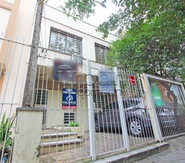 Casa comercial com 221m², 2 vagas, no bairro Rio Branco em Porto Alegre