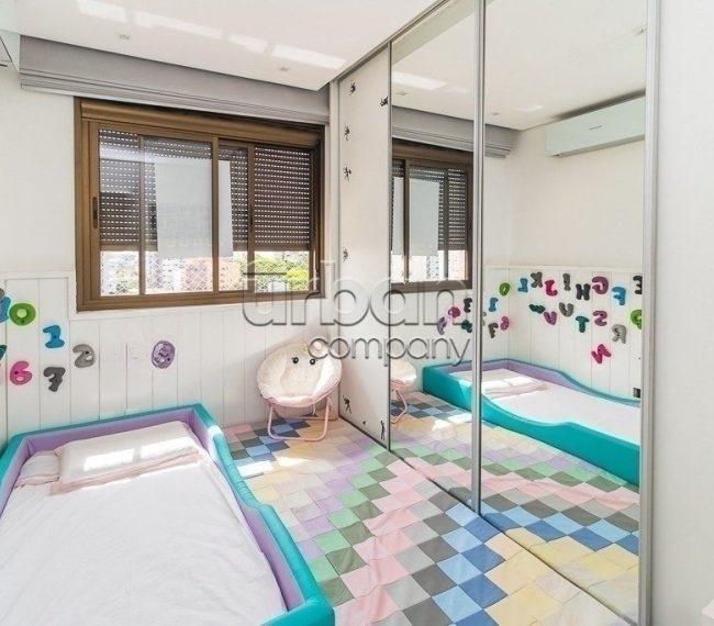 Apartamento com 96m², 3 quartos, 1 suíte, 2 vagas, no bairro Auxiliadora em Porto Alegre