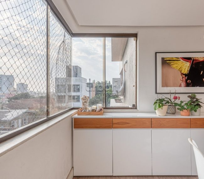 Apartamento com 89m², 2 quartos, 1 suíte, 1 vaga, no bairro Moinhos de Vento em Porto Alegre