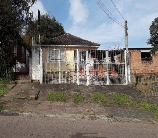 Terreno com 231m², 1 quarto, 1 suíte, 1 vaga, no bairro Vila Jardim em Porto Alegre