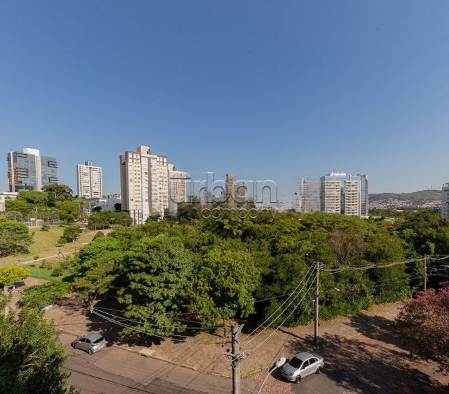 Cobertura com 172m², 3 quartos, 1 suíte, 1 vaga, no bairro Petrópolis em Porto Alegre