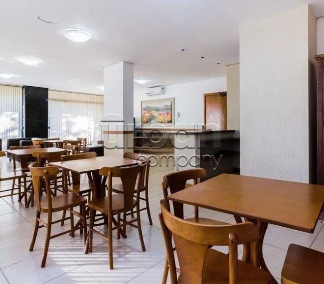 Apartamento com 122m², 3 quartos, 1 suíte, 2 vagas, no bairro Auxiliadora em Porto Alegre