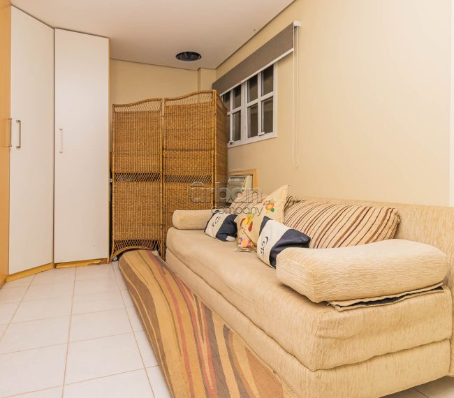 Casa em Condomínio com 284m², 3 quartos, 2 suítes, 3 vagas, no bairro Três Figueiras em Porto Alegre