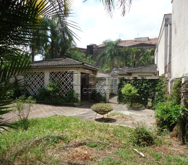 Casa com 180m², 4 quartos, 1 suíte, 4 vagas, no bairro São João em Porto Alegre