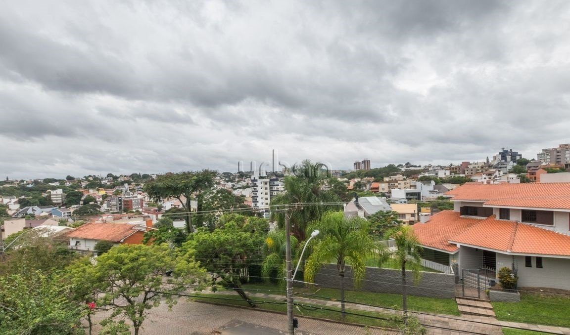 Casa em Condomínio com 445m², 6 quartos, 3 suítes, 2 vagas, no bairro Três Figueiras em Porto Alegre