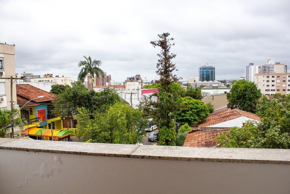 Cobertura com 251m², 3 quartos, 1 suíte, 4 vagas, no bairro Vila Ipiranga em Porto Alegre