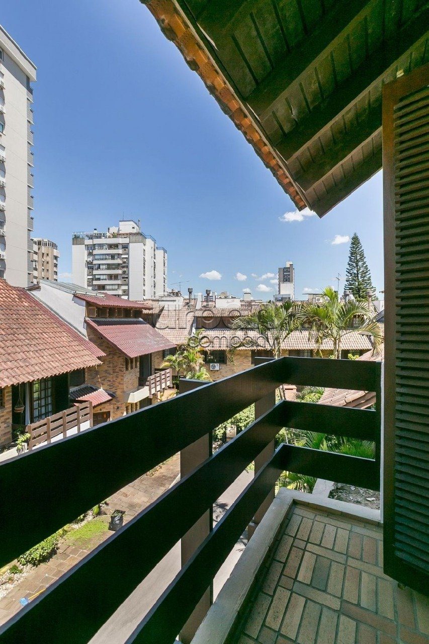 Casa em Condomínio com 308m², 3 quartos, 1 suíte, 4 vagas, no bairro Bela Vista em Porto Alegre
