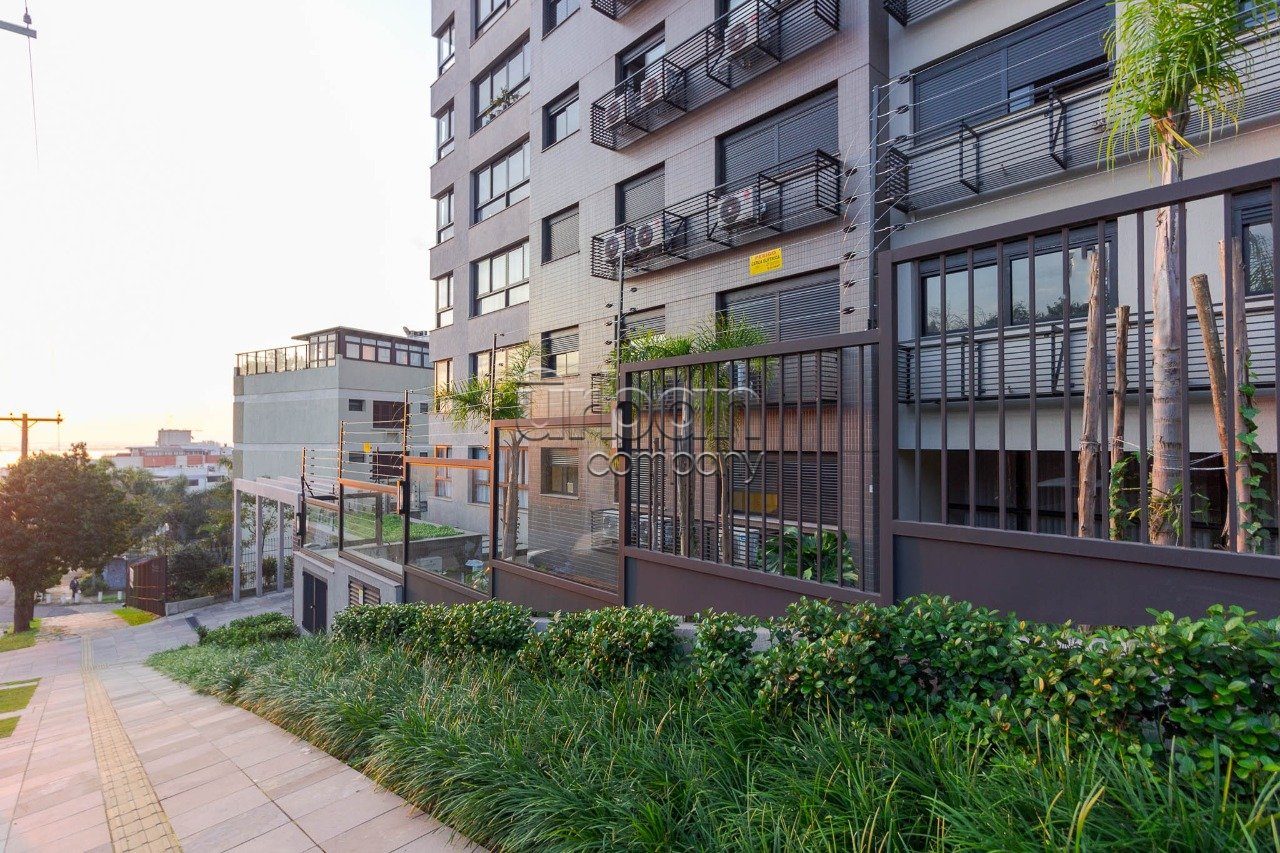 Apartamento com 91m², 3 quartos, 1 suíte, 2 vagas, no bairro Menino Deus em Porto Alegre