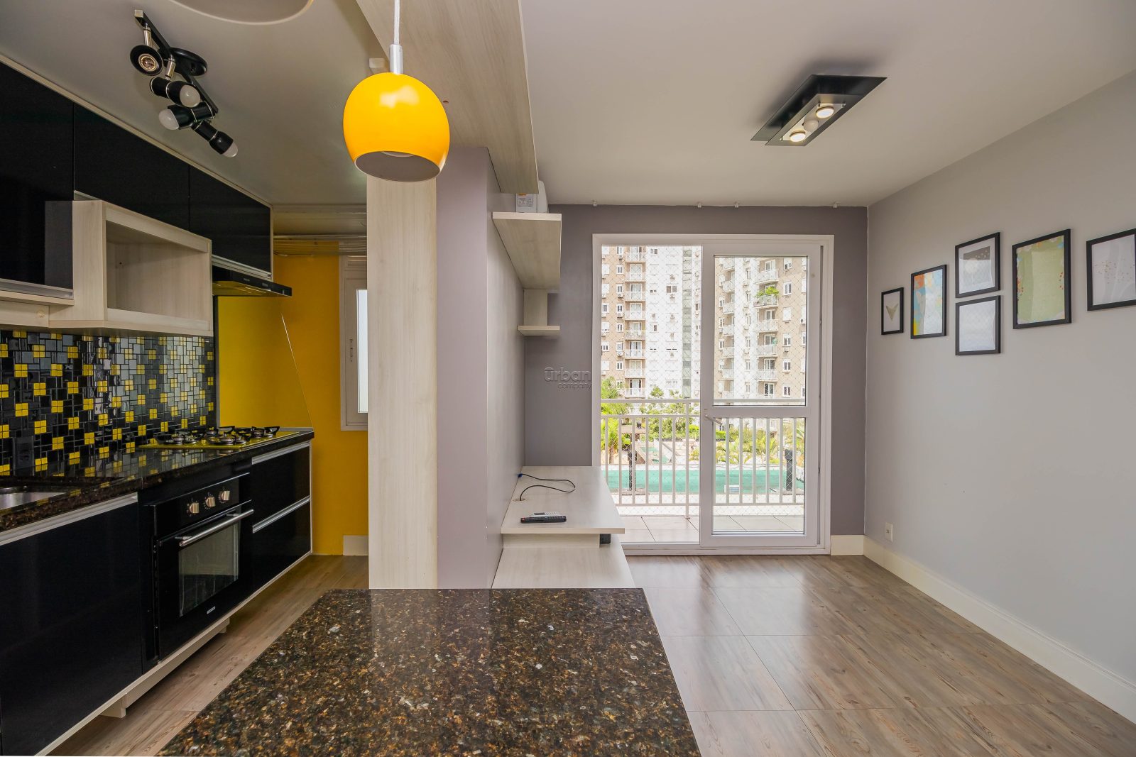 Apartamento com 56m², 2 quartos, 1 suíte, 1 vaga, no bairro Jardim Sabará em Porto Alegre