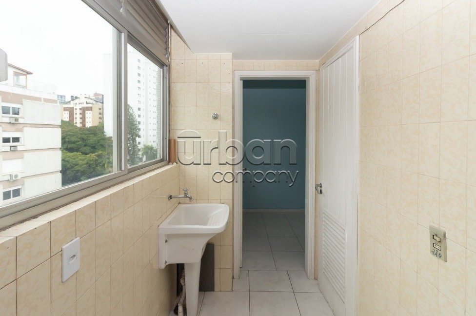Apartamento com 120m², 3 quartos, 1 suíte, 1 vaga, no bairro Moinhos de Vento em Porto Alegre