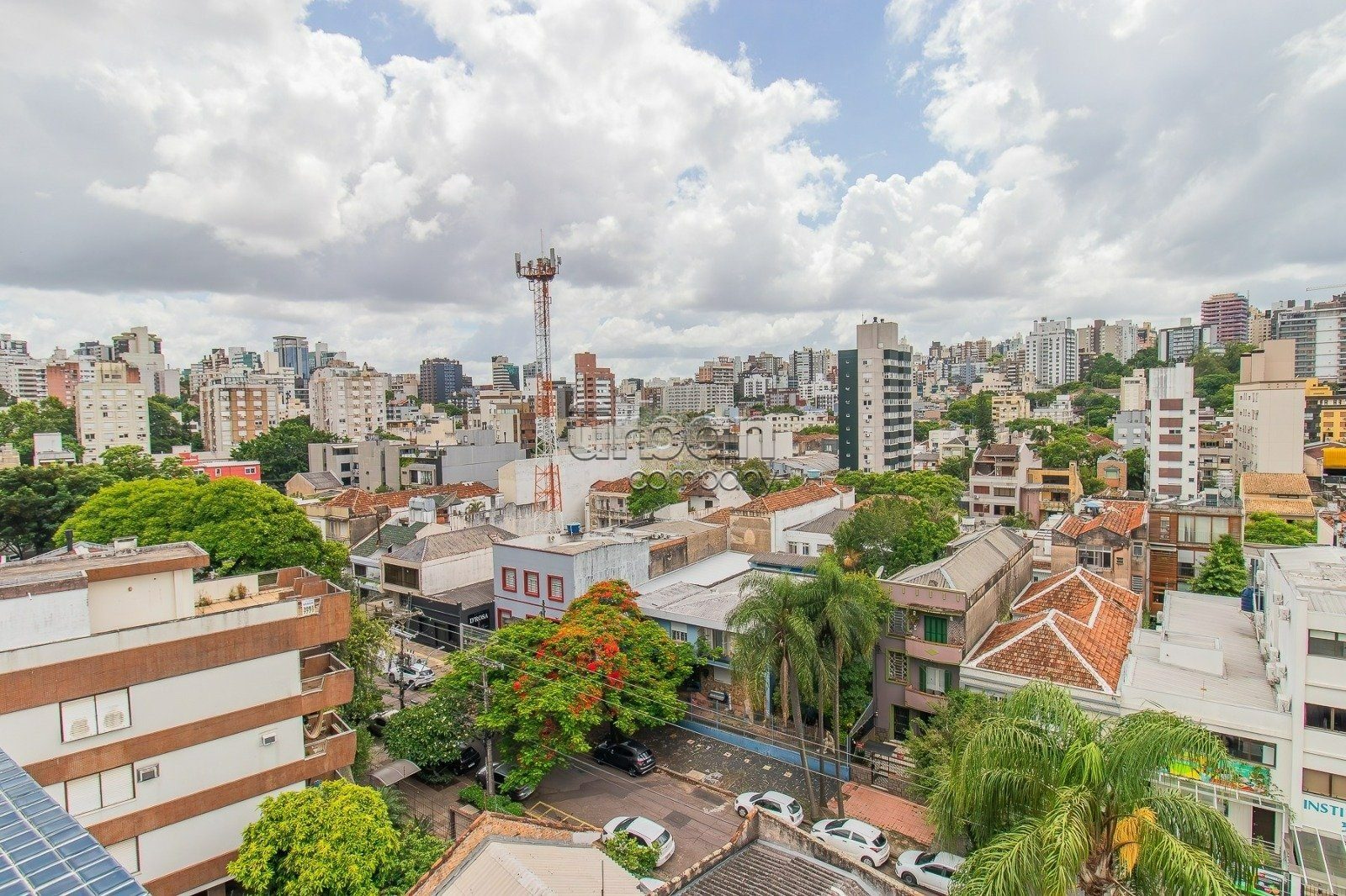 Cobertura com 238m², 3 quartos, 1 suíte, 1 vaga, no bairro Rio Branco em Porto Alegre