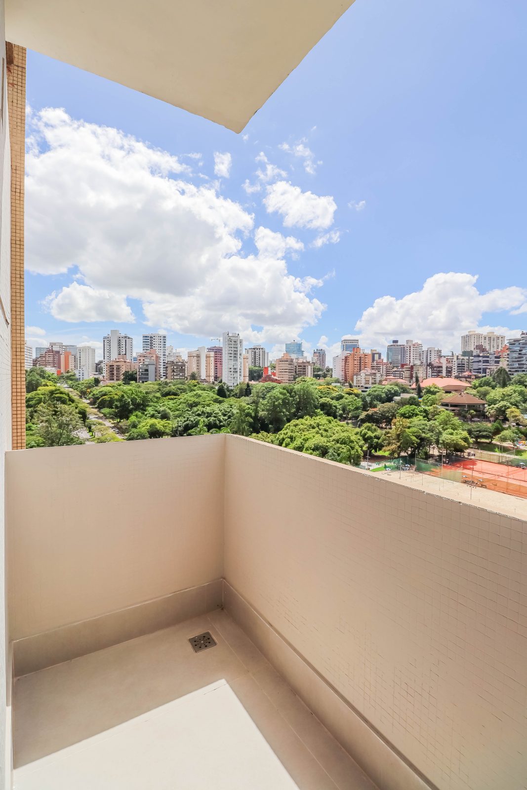 Cobertura com 227m², 3 quartos, 1 suíte, 2 vagas, no bairro Petrópolis em Porto Alegre