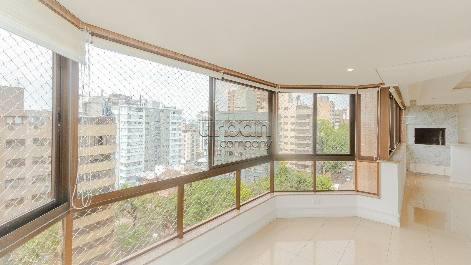Apartamento com 116m², 3 quartos, 1 suíte, 2 vagas, no bairro Auxiliadora em Porto Alegre