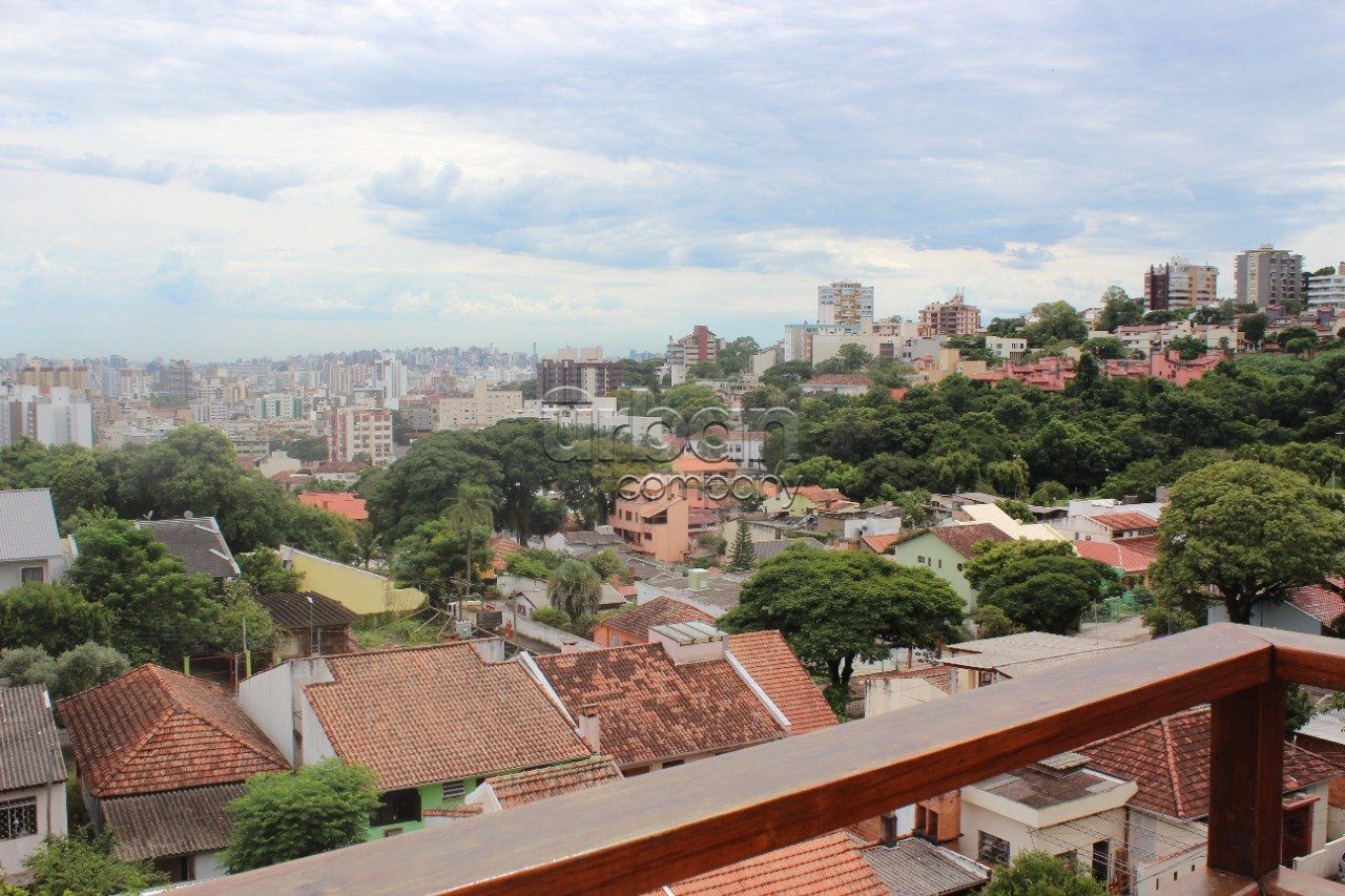 Casa em Condomínio com 379m², 4 quartos, 1 suíte, 2 vagas, no bairro Menino Deus em Porto Alegre