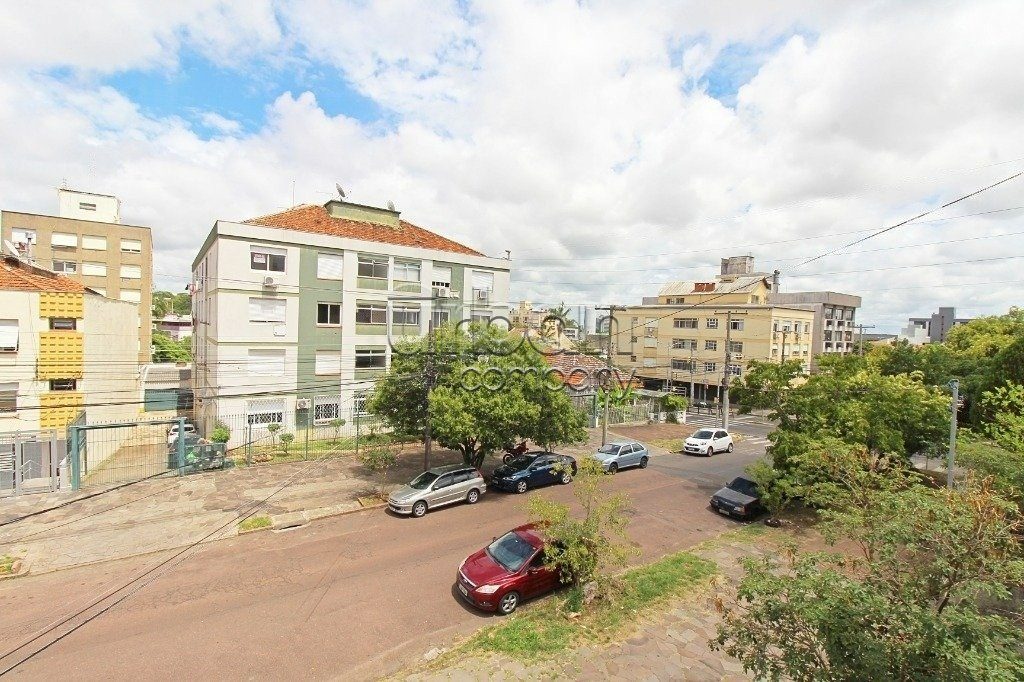 Apartamento com 98m², 3 quartos, 1 suíte, no bairro Passo da Areia em Porto Alegre