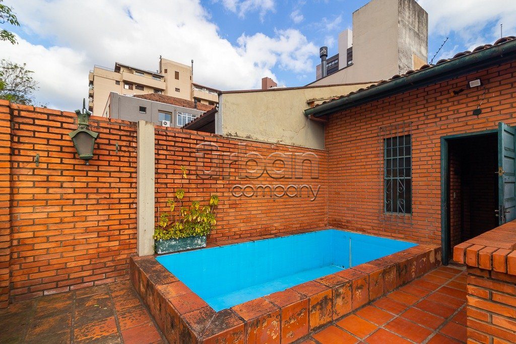 Casa com 215m², 4 quartos, 1 suíte, 2 vagas, no bairro Petrópolis em Porto Alegre